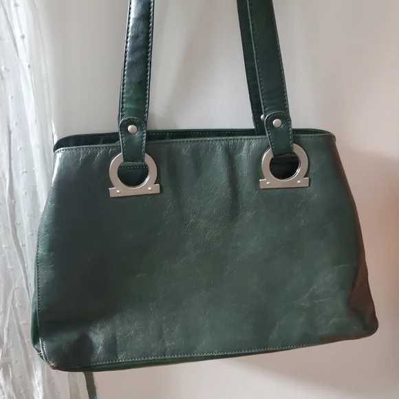 La Diva Bags Large Green Leather Pursesilver Detailsleather